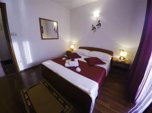 Villa Tonina Trogir Exterior photo